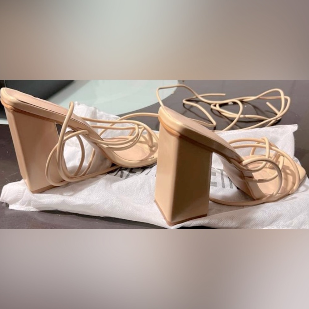 Nude Chunky blocked heel with lace
